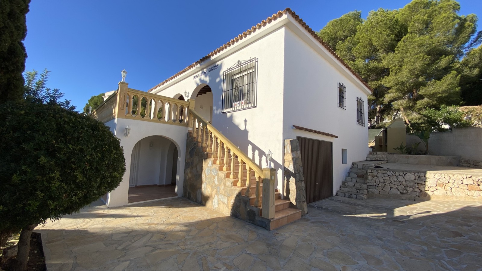 Villa con 3 dormitorios y piscina privada en la Fustera