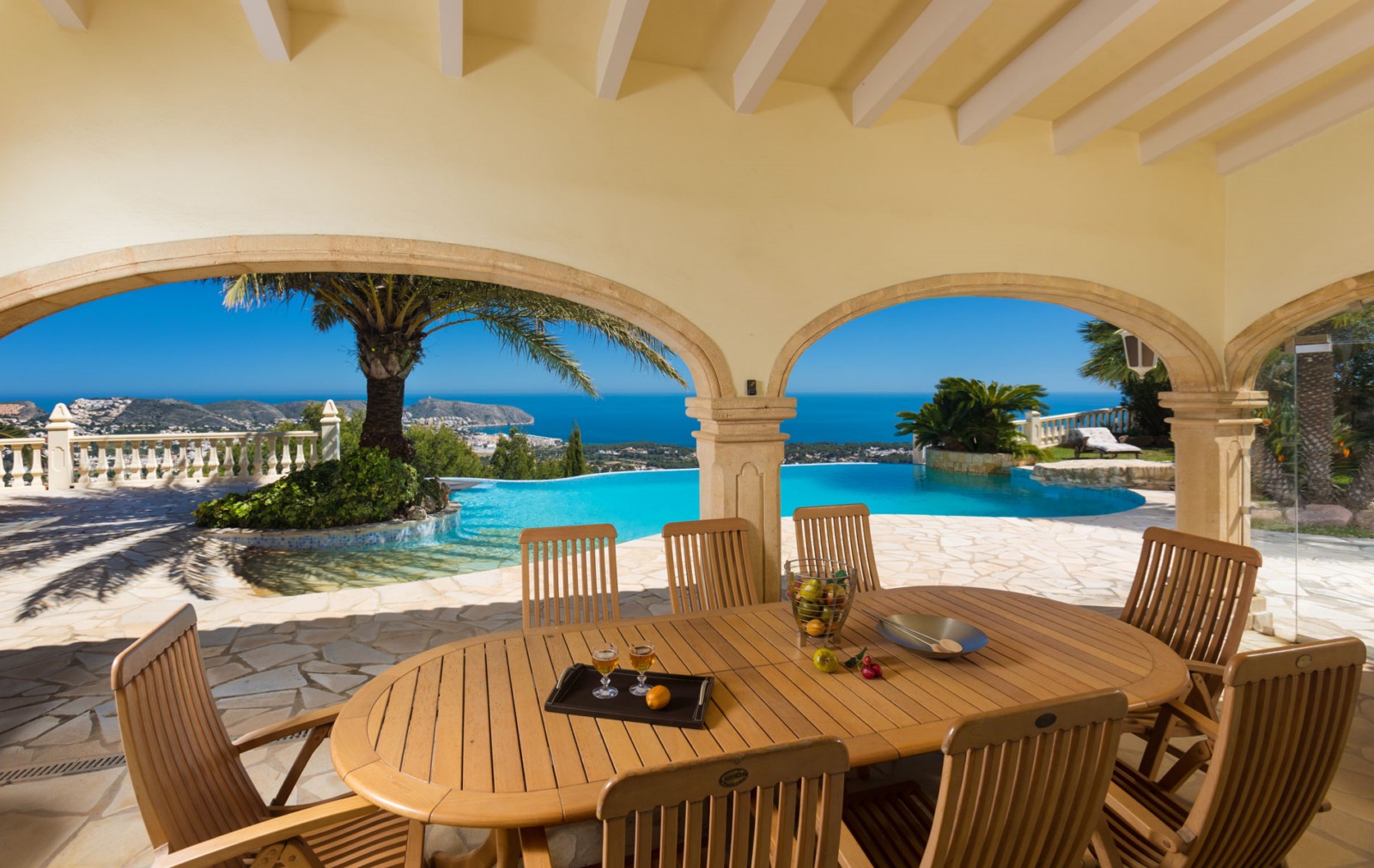 Chalet en venta con 4 dormitorios en Moraira  Benimeit