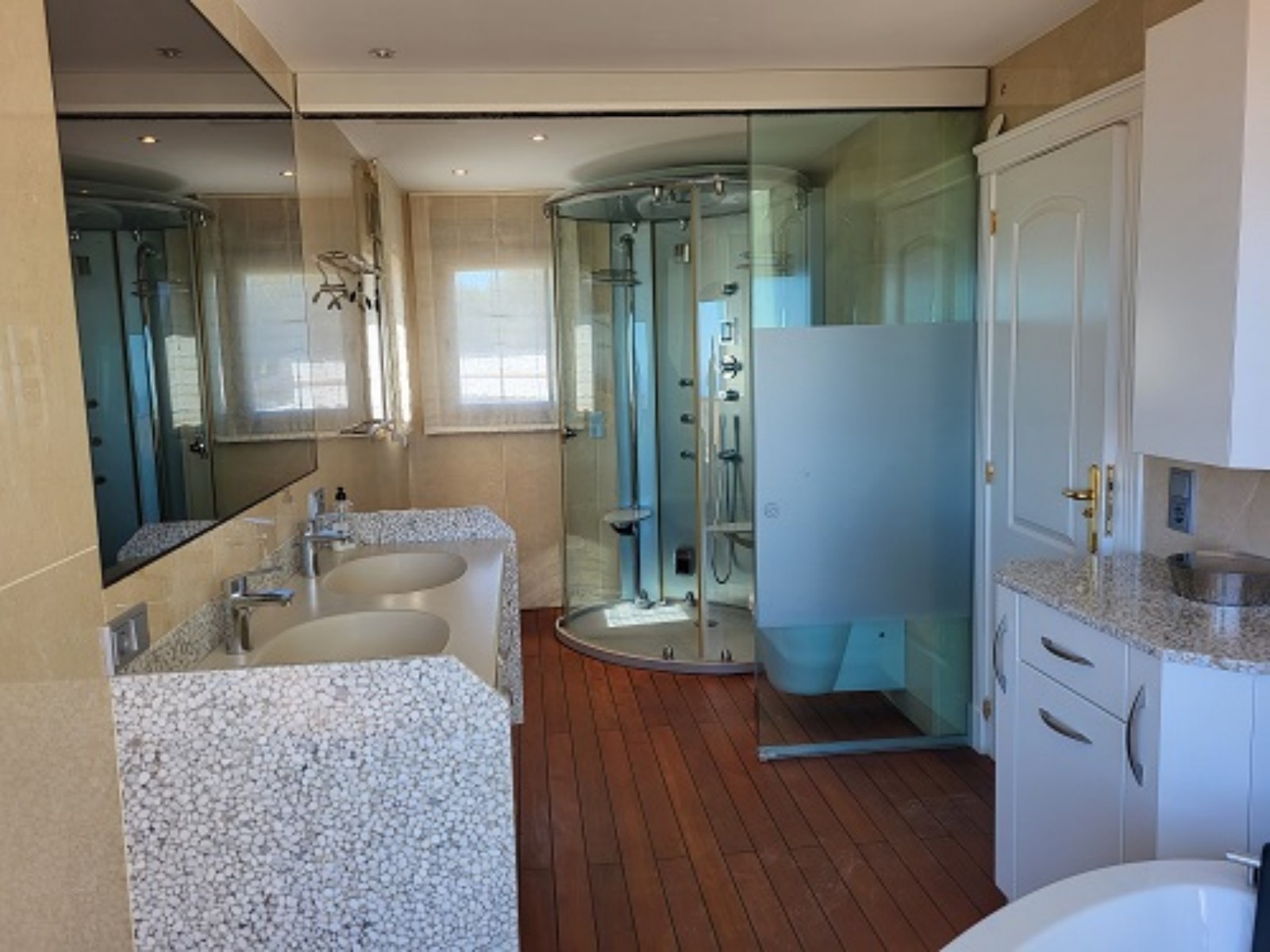 Chalet en venta con 4 dormitorios en Moraira  Benimeit