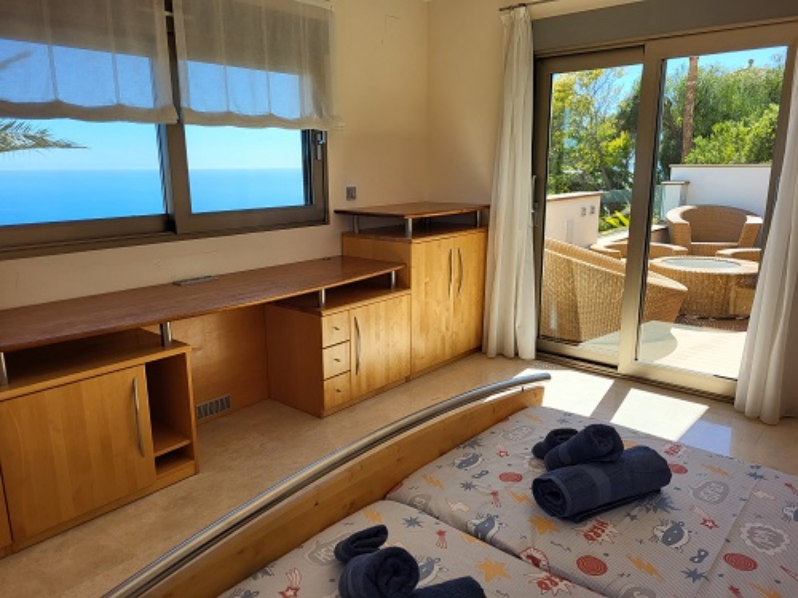 Chalet en venta con 4 dormitorios en Moraira  Benimeit