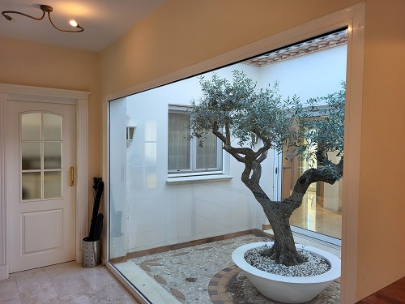 Chalet en venta con 4 dormitorios en Moraira  Benimeit