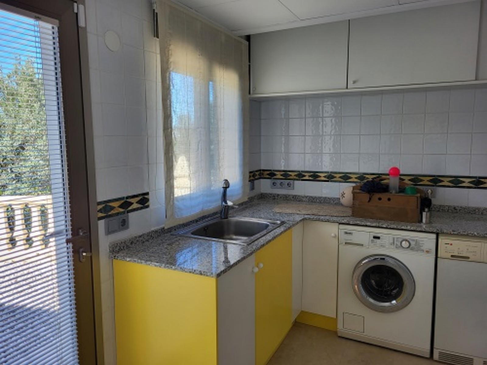 Chalet en venta con 4 dormitorios en Moraira  Benimeit