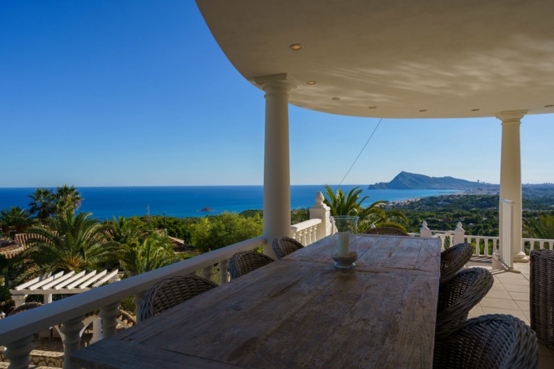 VILLA EN ALTEA