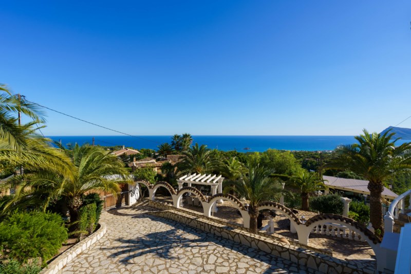 VILLA EN ALTEA