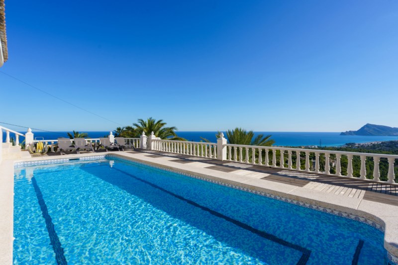 VILLA EN ALTEA