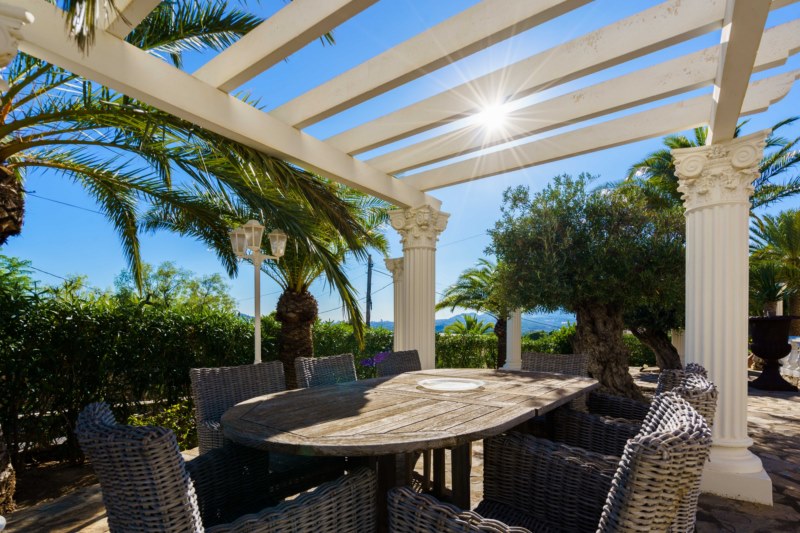 VILLA EN ALTEA