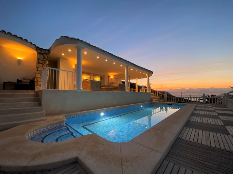 VILLA EN ALTEA