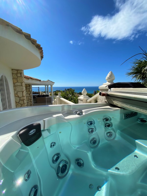 VILLA EN ALTEA