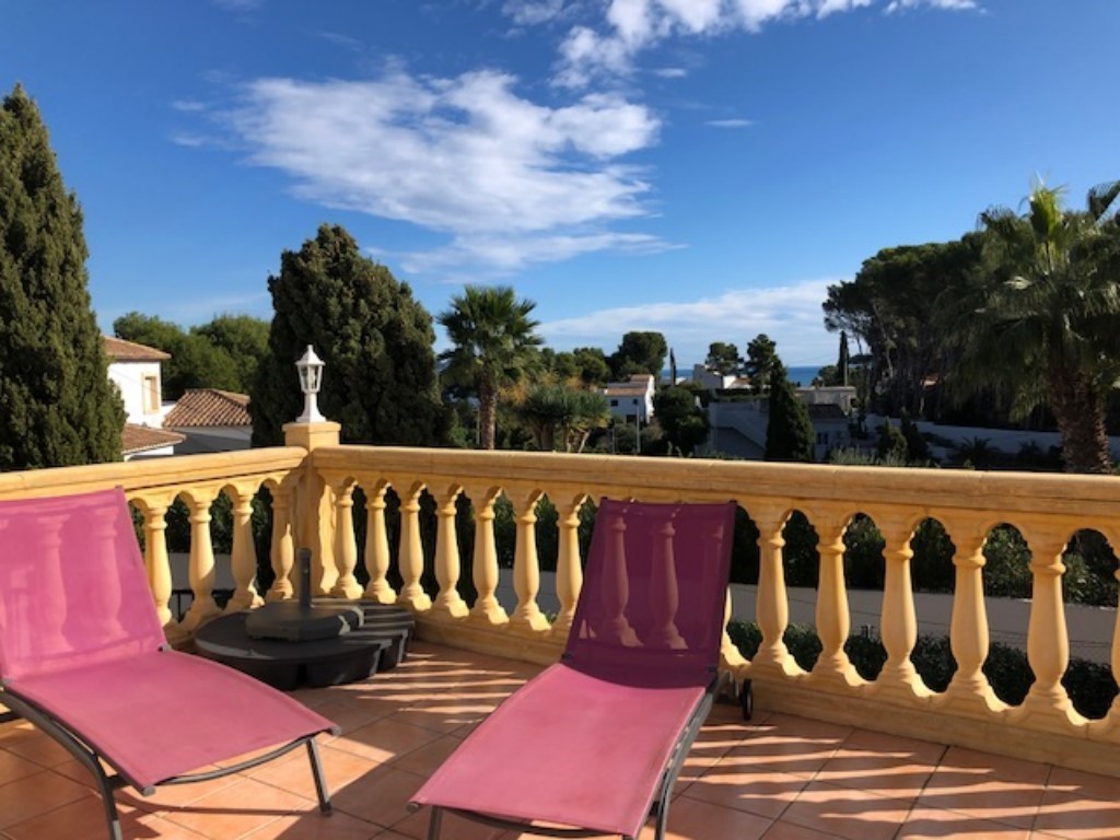 Villa con 3 dormitorios y piscina privada en la Fustera