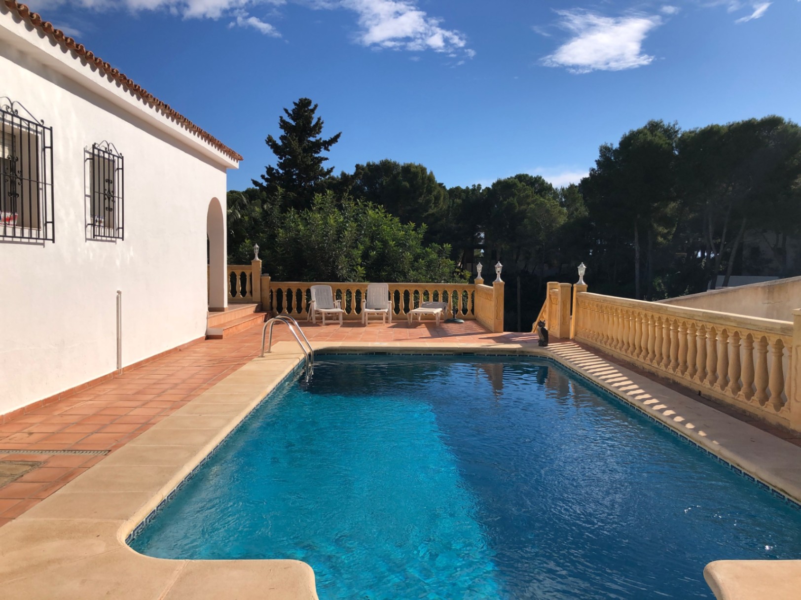 Villa con 3 dormitorios y piscina privada en la Fustera