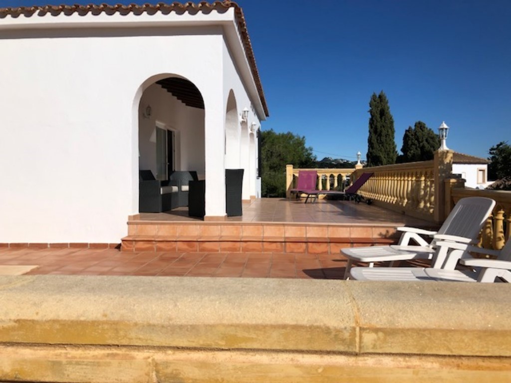 Villa con 3 dormitorios y piscina privada en la Fustera