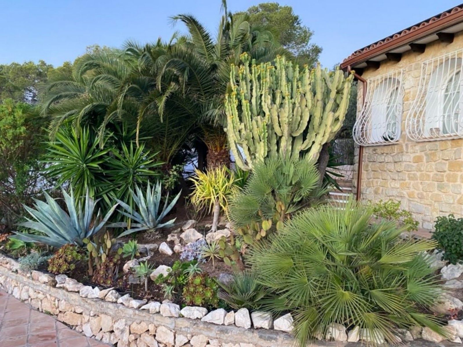 VILLA PARA 6 PERSONAS CON MUY BUENAS VISTAS AL MAR