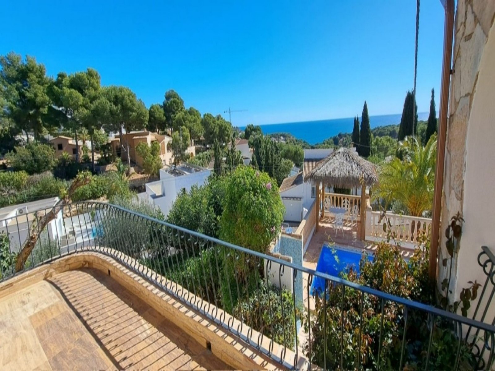 VILLA PARA 6 PERSONAS CON MUY BUENAS VISTAS AL MAR