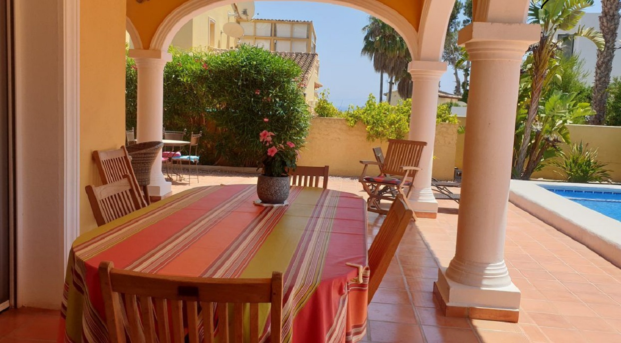 VILLA EN LA FUSTERA CON PISCINA PRIVADA PARA 6 PERSONAS