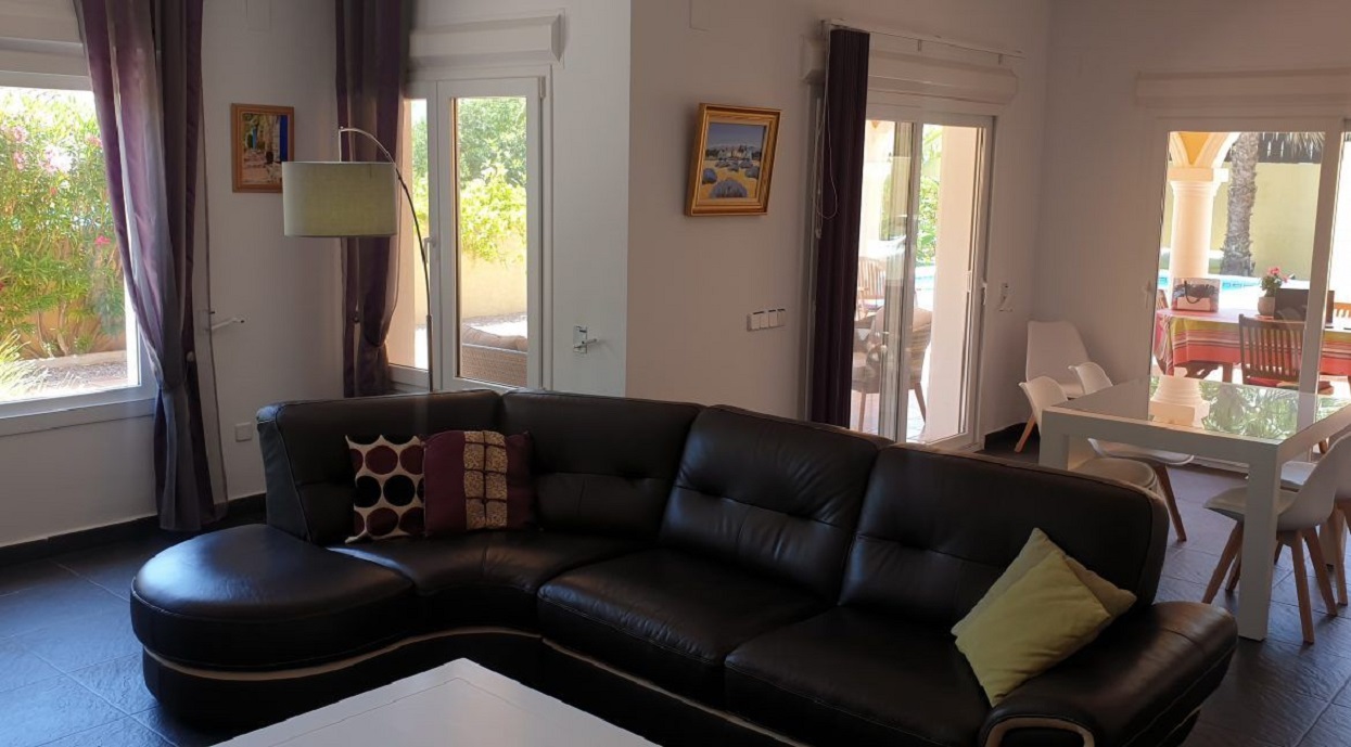 VILLA EN LA FUSTERA CON PISCINA PRIVADA PARA 6 PERSONAS