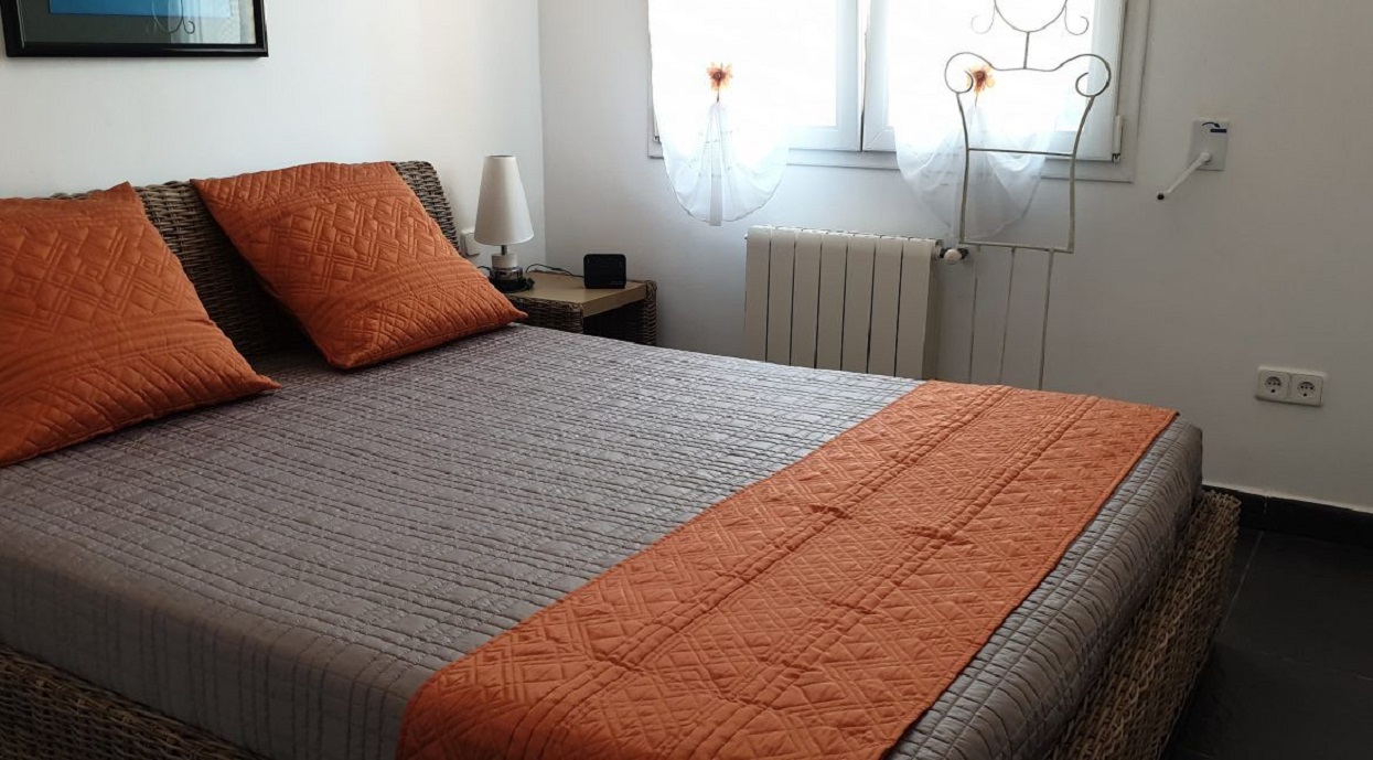 VILLA EN LA FUSTERA CON PISCINA PRIVADA PARA 6 PERSONAS