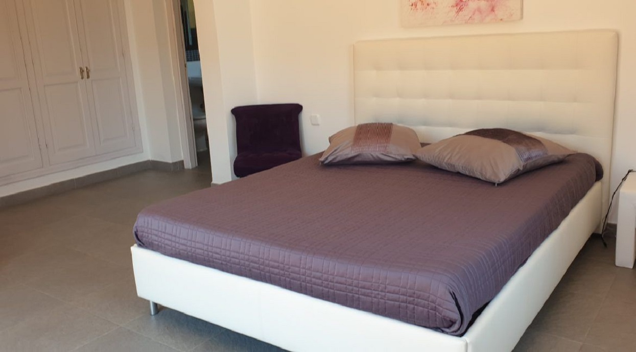 VILLA EN LA FUSTERA CON PISCINA PRIVADA PARA 6 PERSONAS